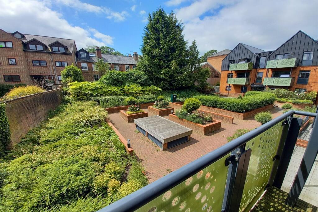 2 bedroom flat for sale in Winchester City Centre, SO23