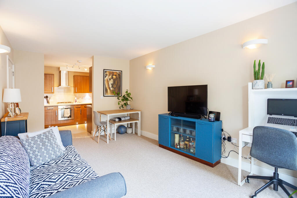 Main image of property: 46 Beaufort Road, Kingston upon Thames, Surrey, KT1