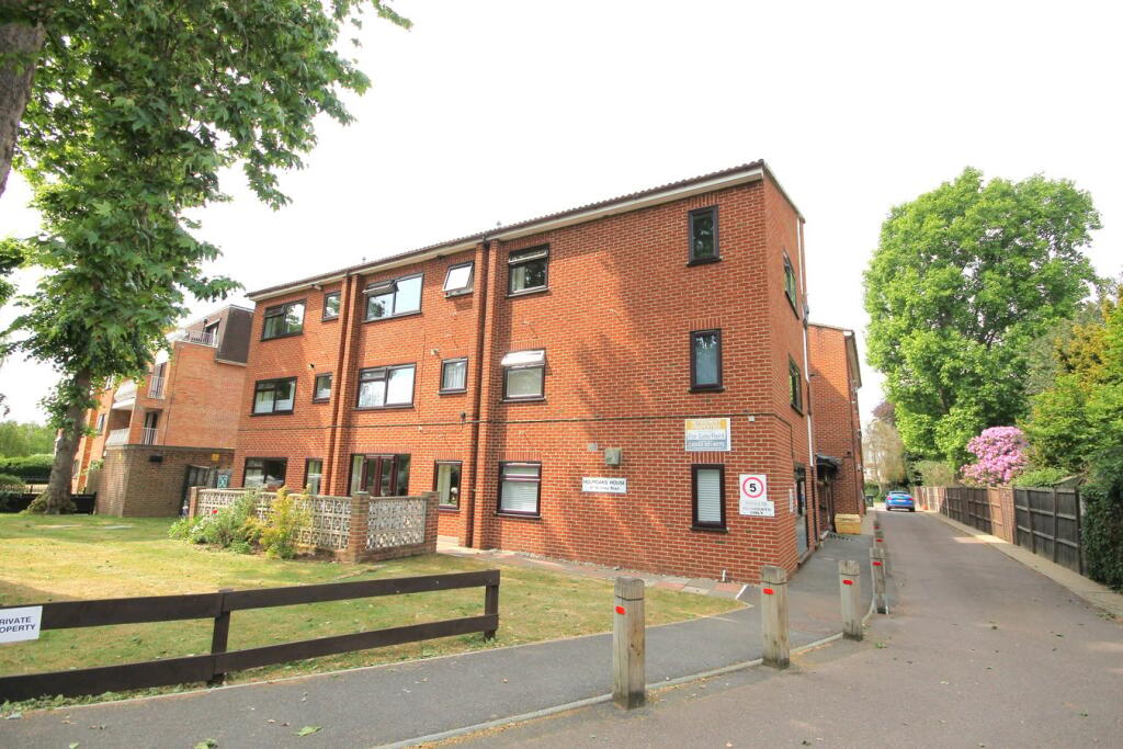 Main image of property: 47 Bromley Road, Beckenham, BR3