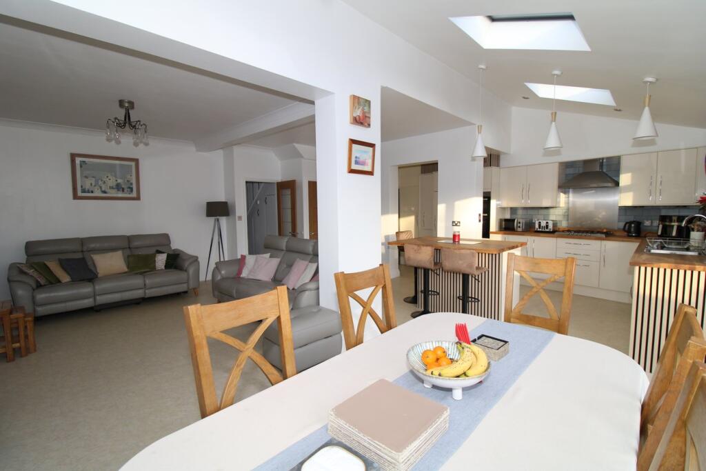 Additional property image - Boleyn Gardens, West Wickham, BR4