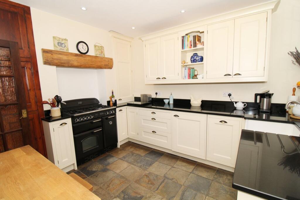 Additional property image - Hayes Hill, Hayes, Bromley, BR2
