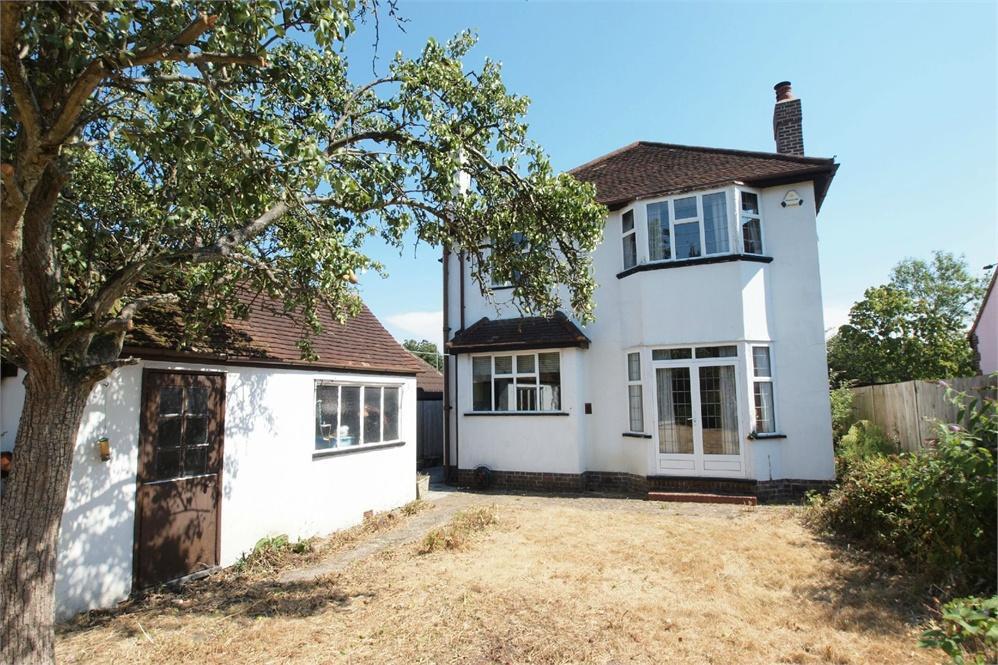 3 bedroom detached house for sale in Wickham Court Road, West Wickham