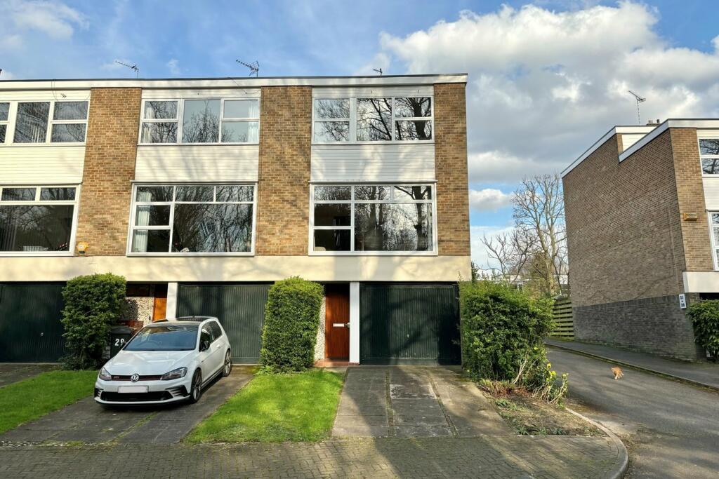 4 bedroom town house for sale in Lakeside, (on Kelsey Park Avenue), Beckenham, BR3