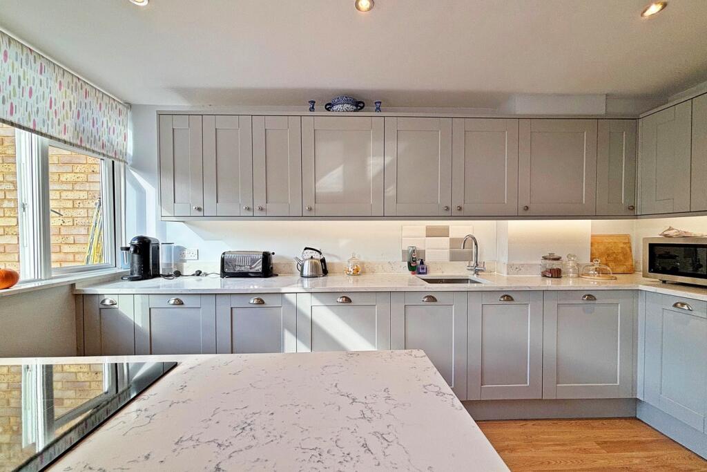 Additional property image - Holmdene Close, Beckenham, BR3