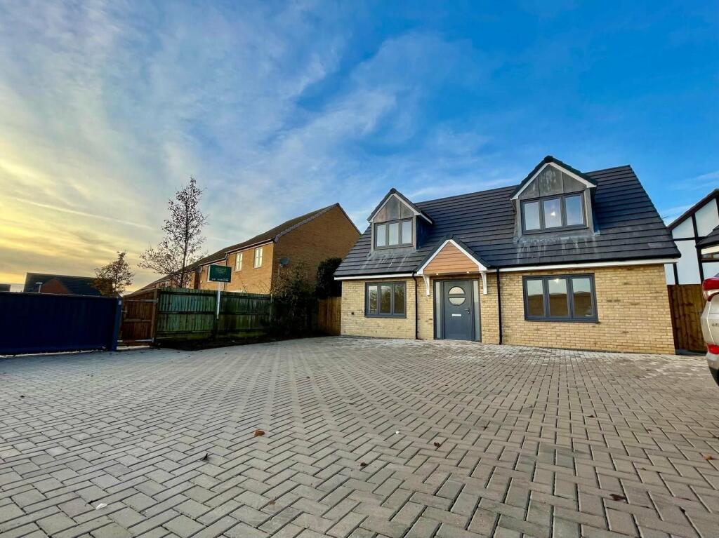 3 bedroom detached bungalow for sale in Pintail Close, Burton Latimer, NN15