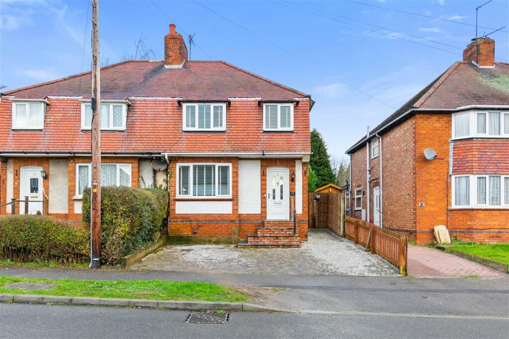 3 bedroom semidetached house for sale in Willow Road, Kettering, NN15