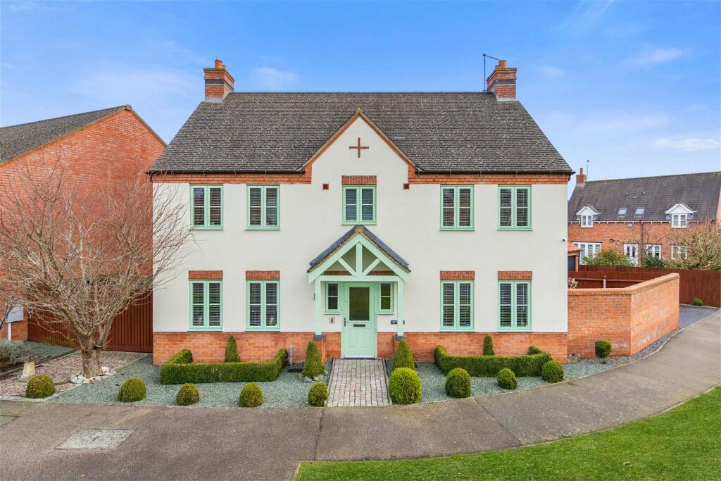 4 bedroom detached house for sale in Mawsley Chase, Mawsley NN14