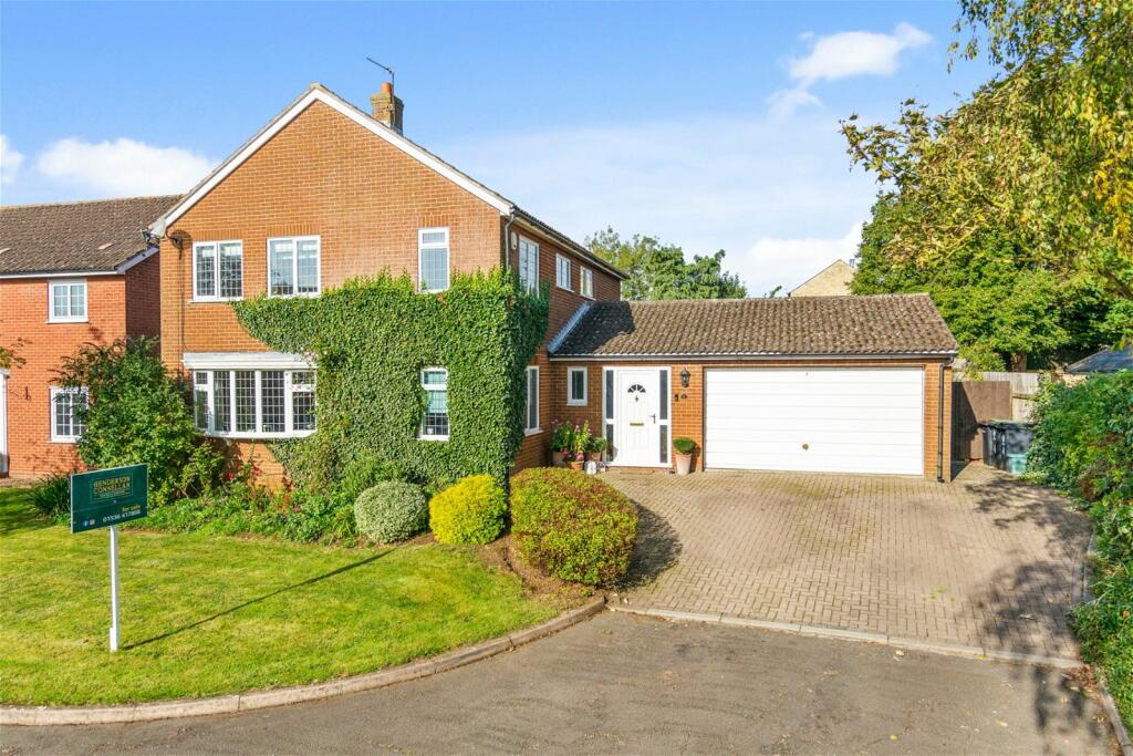 4 bedroom detached house for sale in De Capel Close, Woodford, NN14