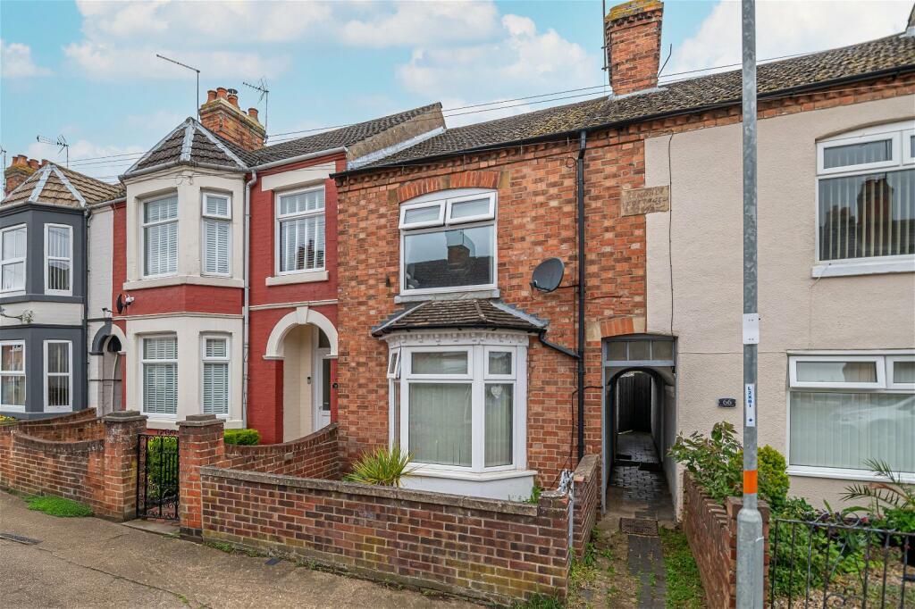 2 bedroom terraced house for sale in Alexandra Street, Burton Latimer NN15