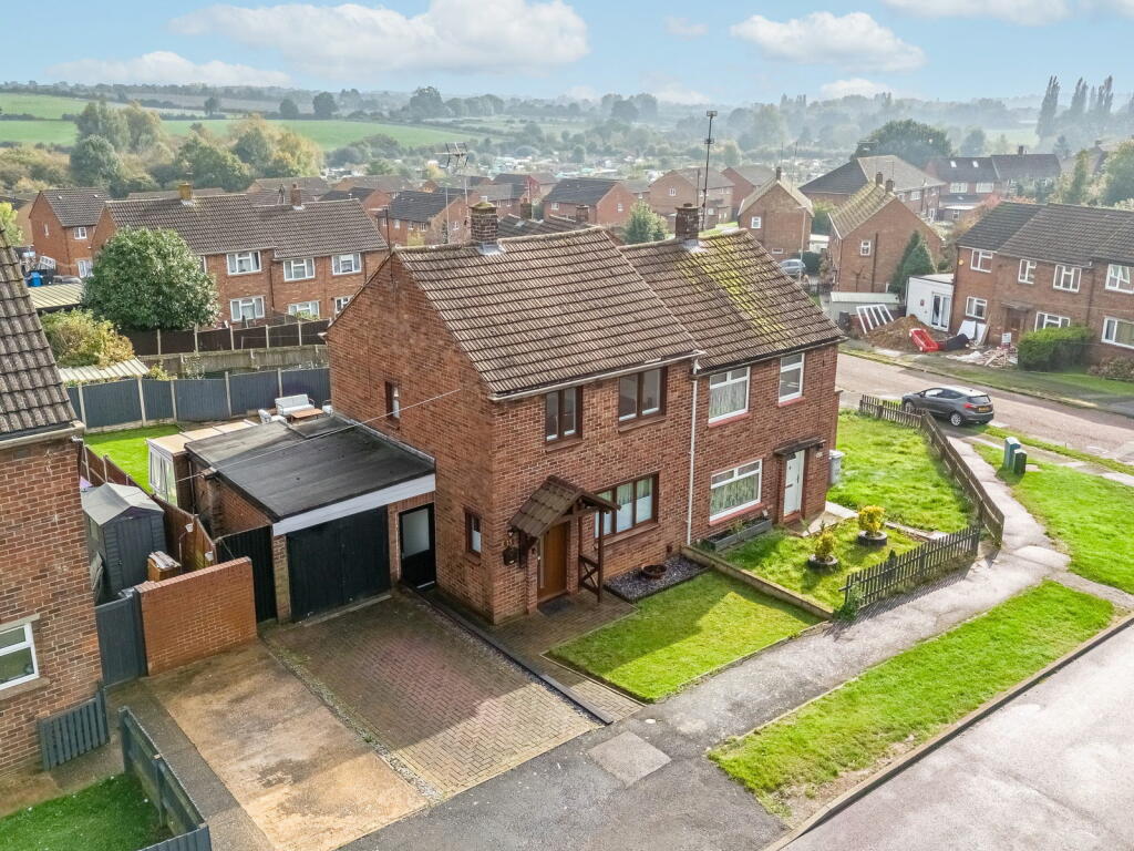 2 bedroom semidetached house for sale in Hilda Place, Kettering NN16