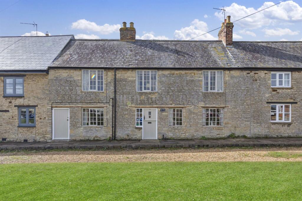 3 bedroom cottage for sale in High Street, Woodford, Kettering, NN14