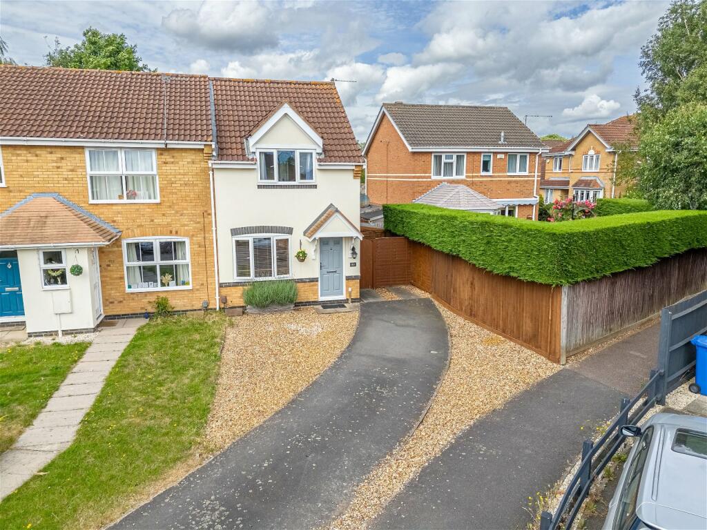 2 bedroom end of terrace house for sale in Brambleside, Kettering NN16