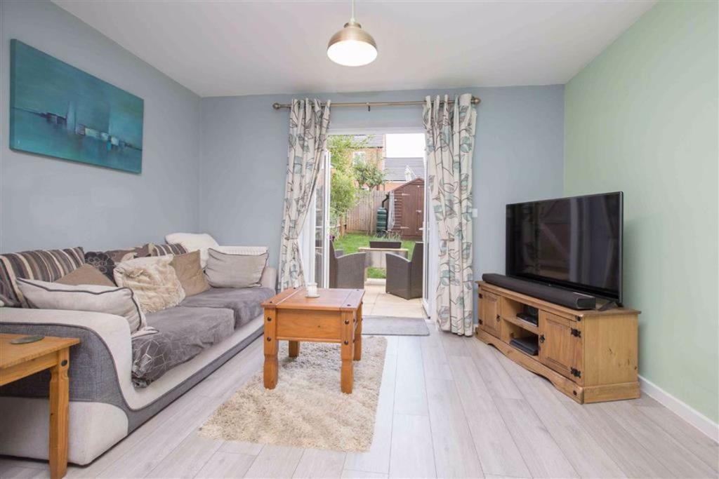 2 bedroom end of terrace house for sale in Lily Close, Burton Latimer, NN15