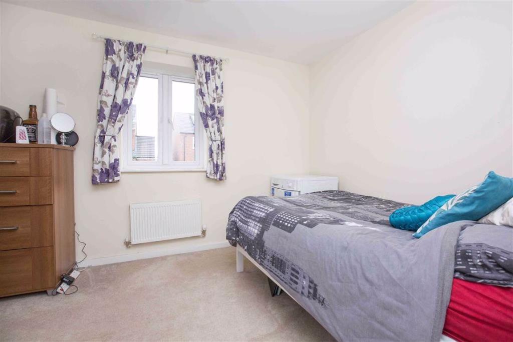 2 bedroom end of terrace house for sale in Lily Close, Burton Latimer, NN15