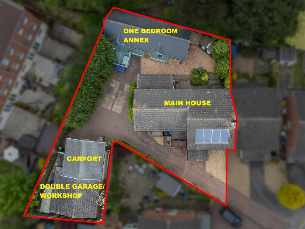 5 bedroom semidetached house for sale in Harrod Drive, Market