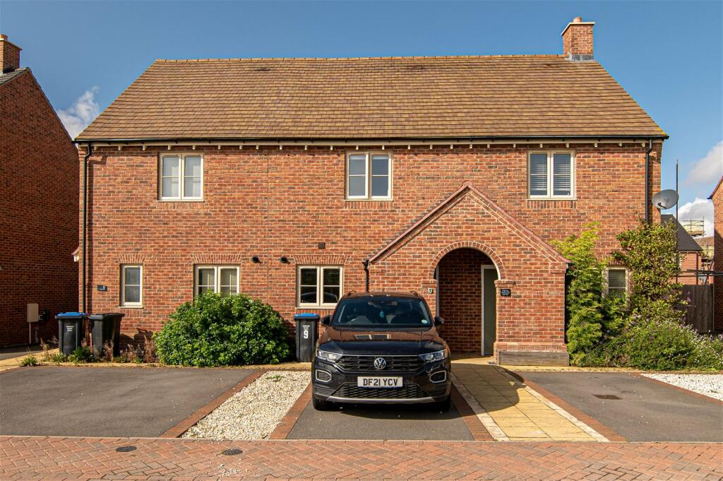 2 bedroom terraced house for sale in Bailey Close, Kibworth Harcourt, LE8