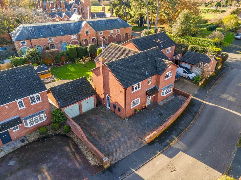 5 bedroom detached house for sale in Tower Court, Lubenham, LE16 9SY, LE16