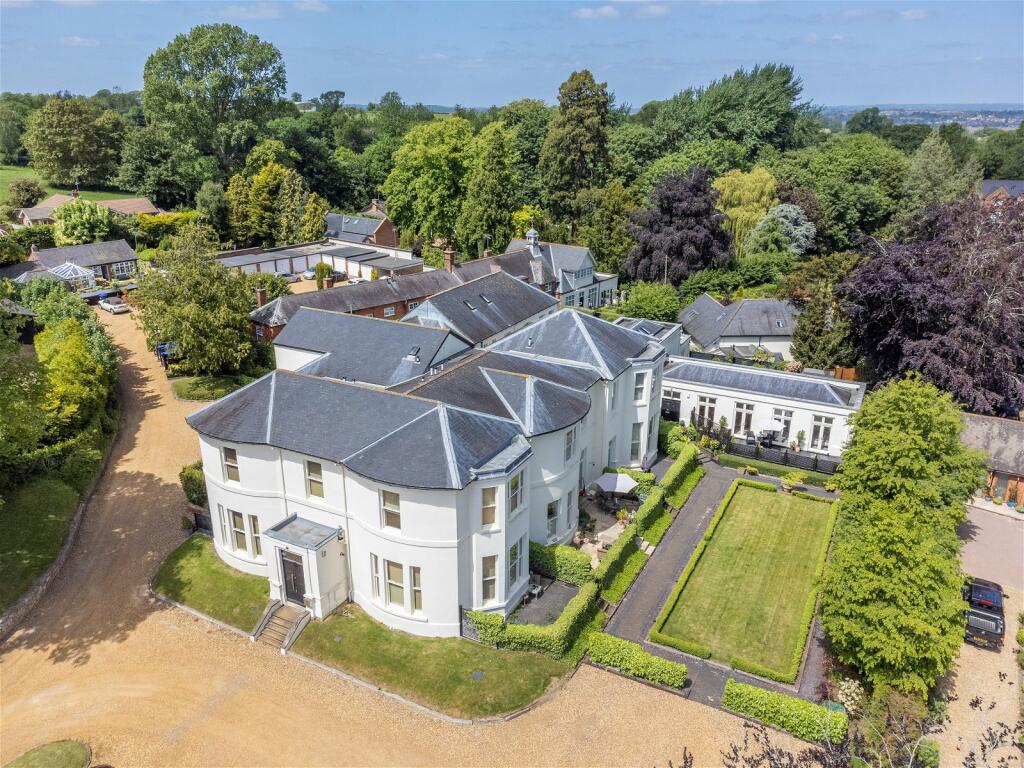 3 bedroom mews property for sale in Main Street, Great Oxendon, LE16