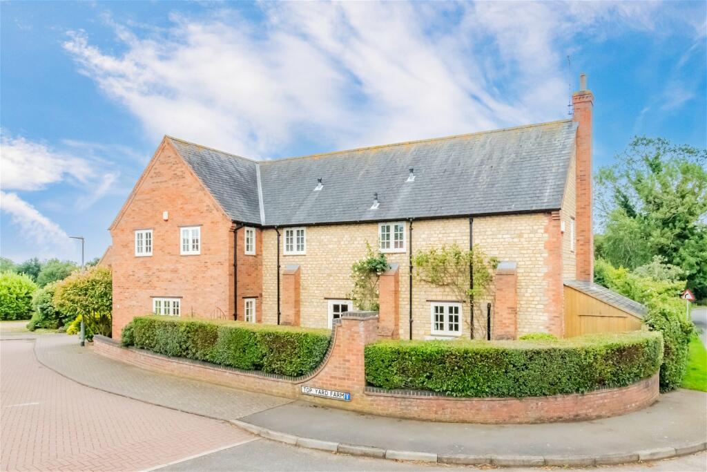 5 bedroom detached house for sale in Top Yard Farm, Burnmill Road