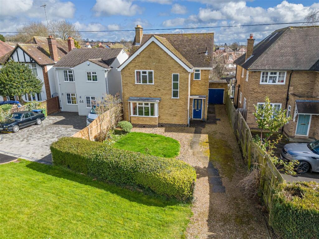 3 bedroom detached house for sale in Burnmill Road, Market Harborough