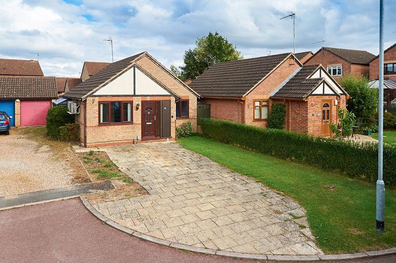 2 bedroom bungalow for sale in Howden Green, Desborough, NN14