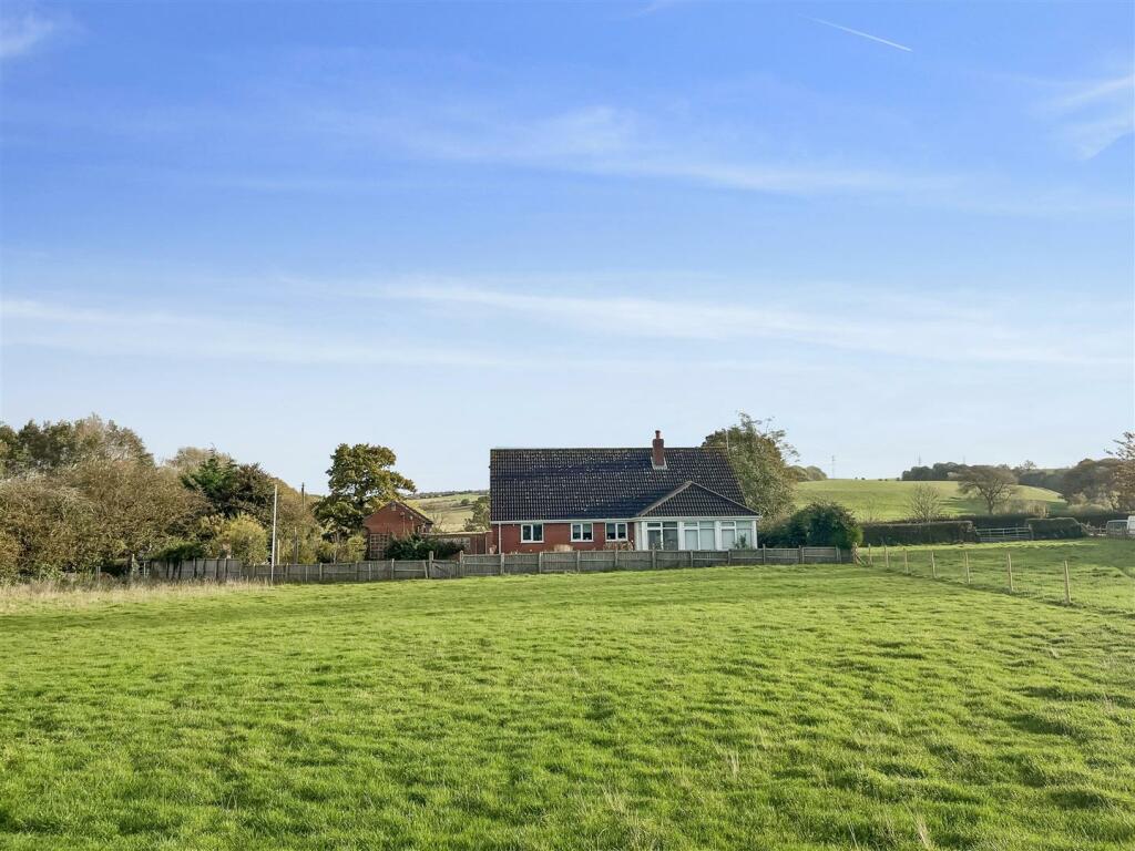 4 bedroom detached bungalow for sale in 11.90 Acres Smallholding