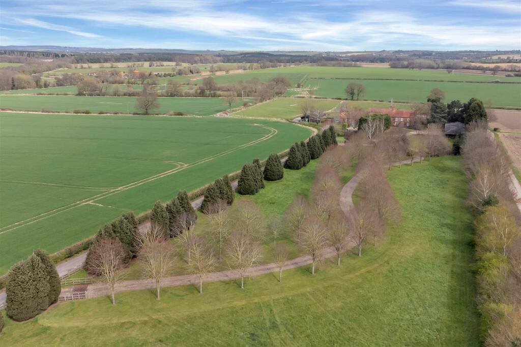 6 bedroom country house for sale in Haughton Farm, Haughton, Retford, DN22