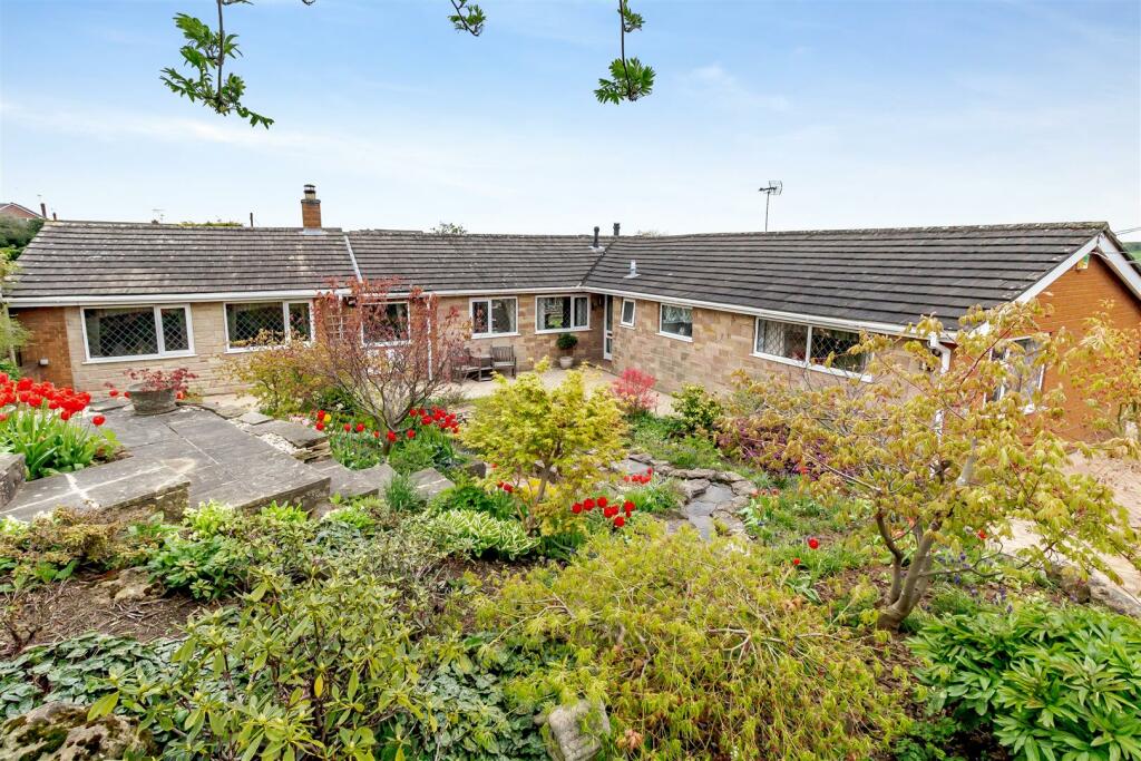 4 bedroom detached bungalow for sale in Nightingale Avenue, Pleasley, NG19