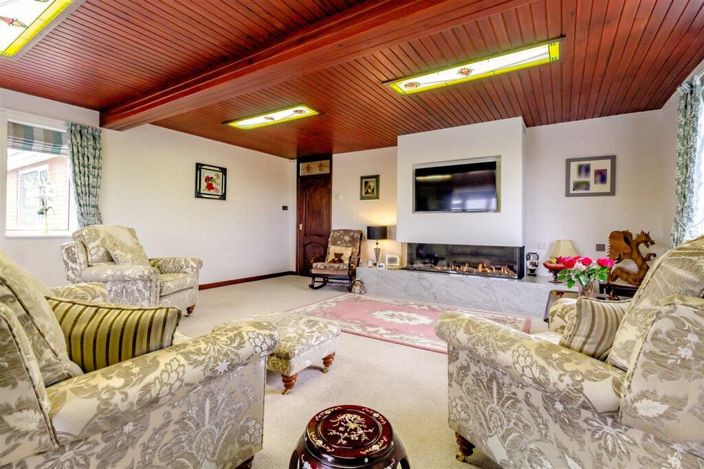 4 bedroom detached bungalow for sale in Nightingale Avenue, Pleasley, NG19