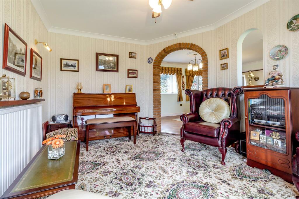 4 bedroom detached bungalow for sale in Nightingale Avenue, Pleasley, NG19