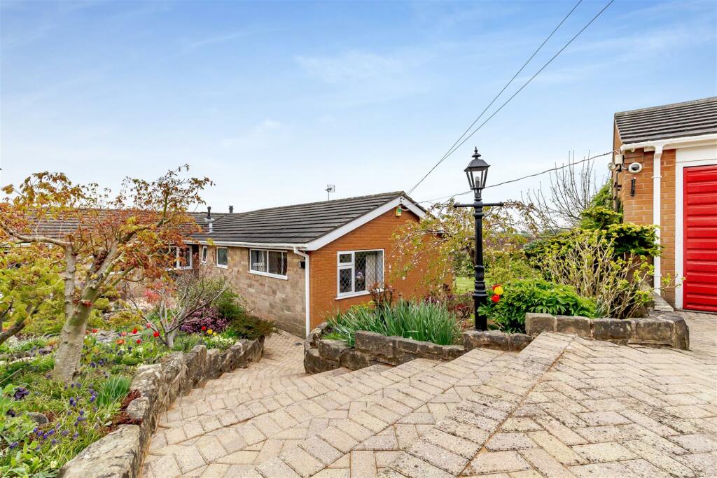 4 bedroom detached bungalow for sale in Nightingale Avenue, Pleasley, NG19
