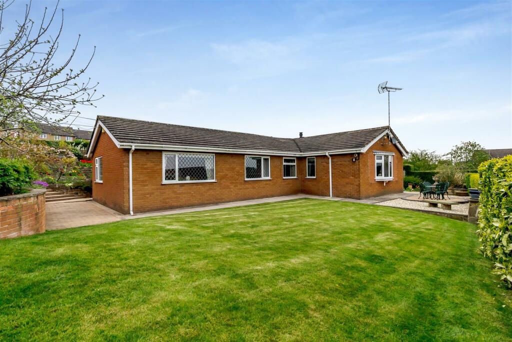 4 bedroom detached bungalow for sale in Nightingale Avenue, Pleasley, NG19