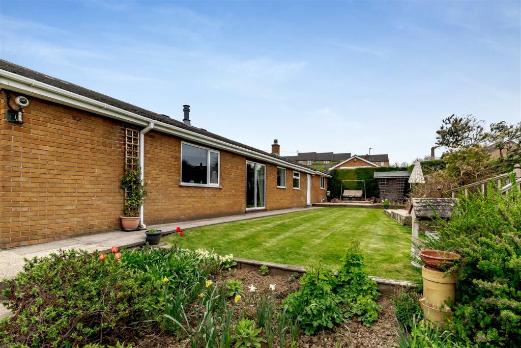 4 bedroom detached bungalow for sale in Nightingale Avenue, Pleasley, NG19