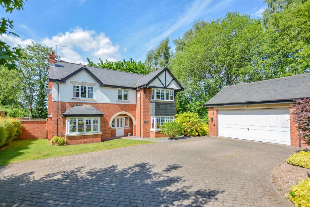 Main image of property: College Side, Mansfield