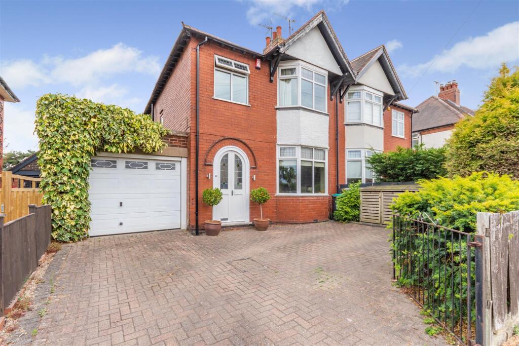 Main image of property: Berry Hill Road, Mansfield