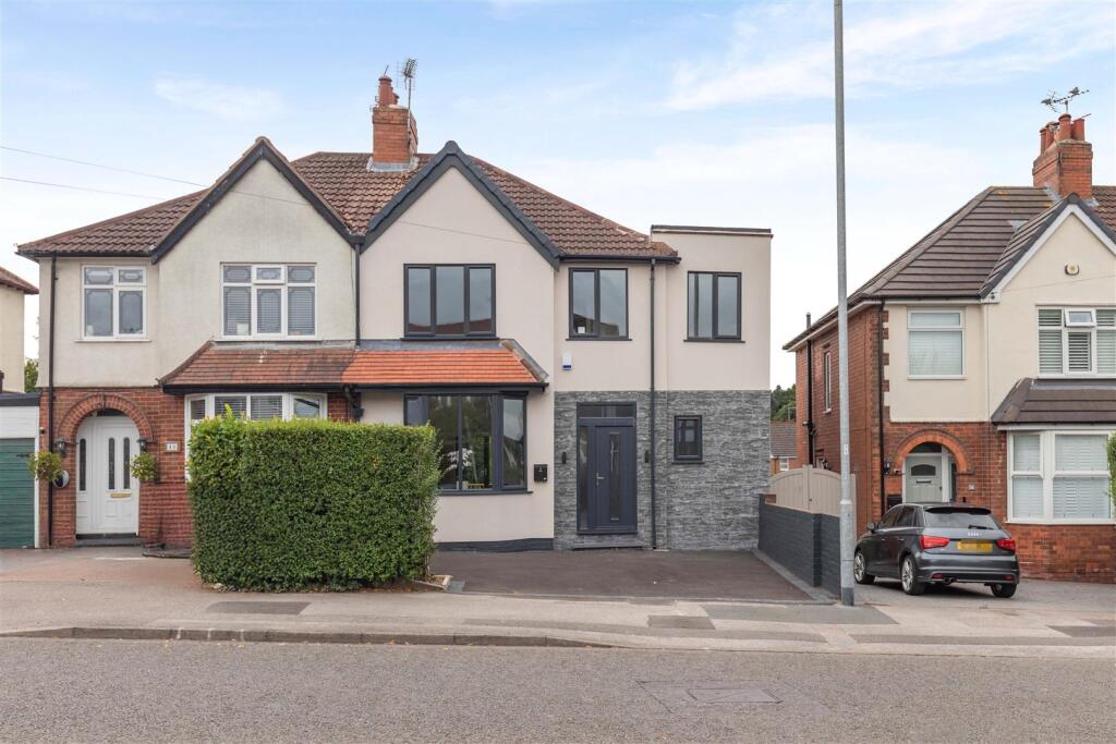Main image of property: Berry Hill Lane, Mansfield