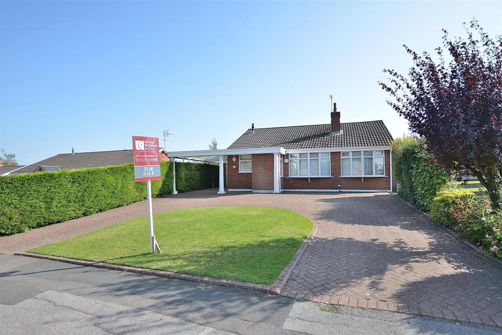 4 bedroom detached bungalow for sale in Saville Road, Skegby, Suttonin