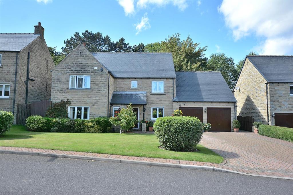 5 bedroom detached house for sale in Heath Common, Heath, Chesterfield, S44