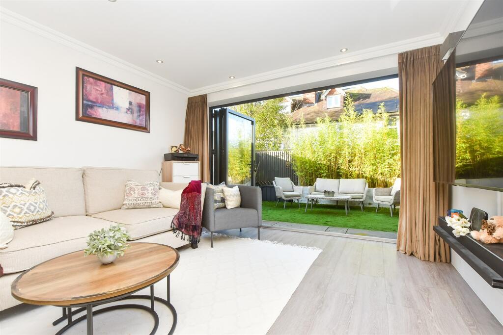 Additional property image - Station Approach, Whyteleafe, Surrey
