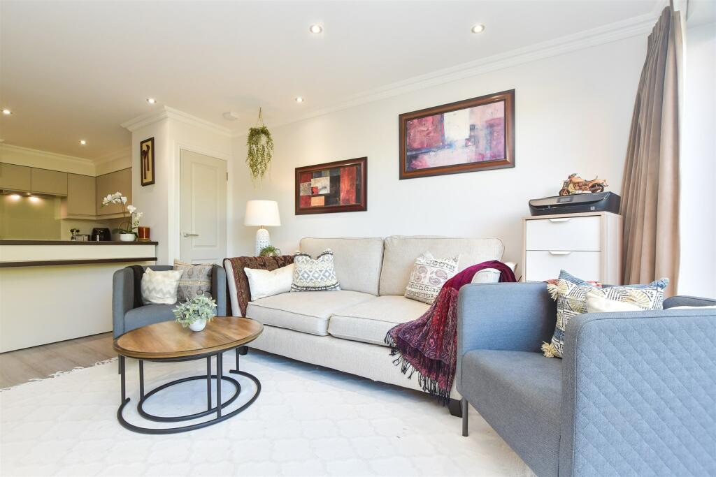 Additional property image - Station Approach, Whyteleafe, Surrey
