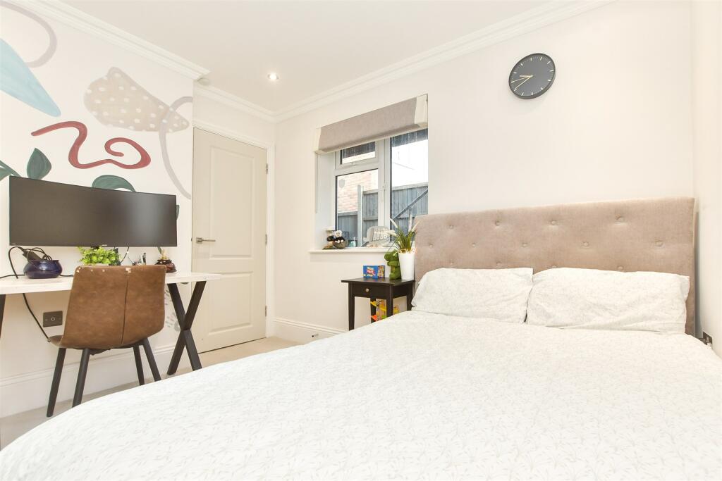 Additional property image - Station Approach, Whyteleafe, Surrey