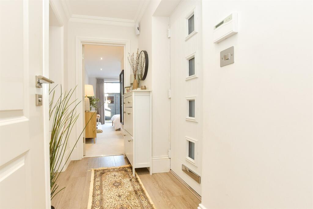 Additional property image - Station Approach, Whyteleafe, Surrey