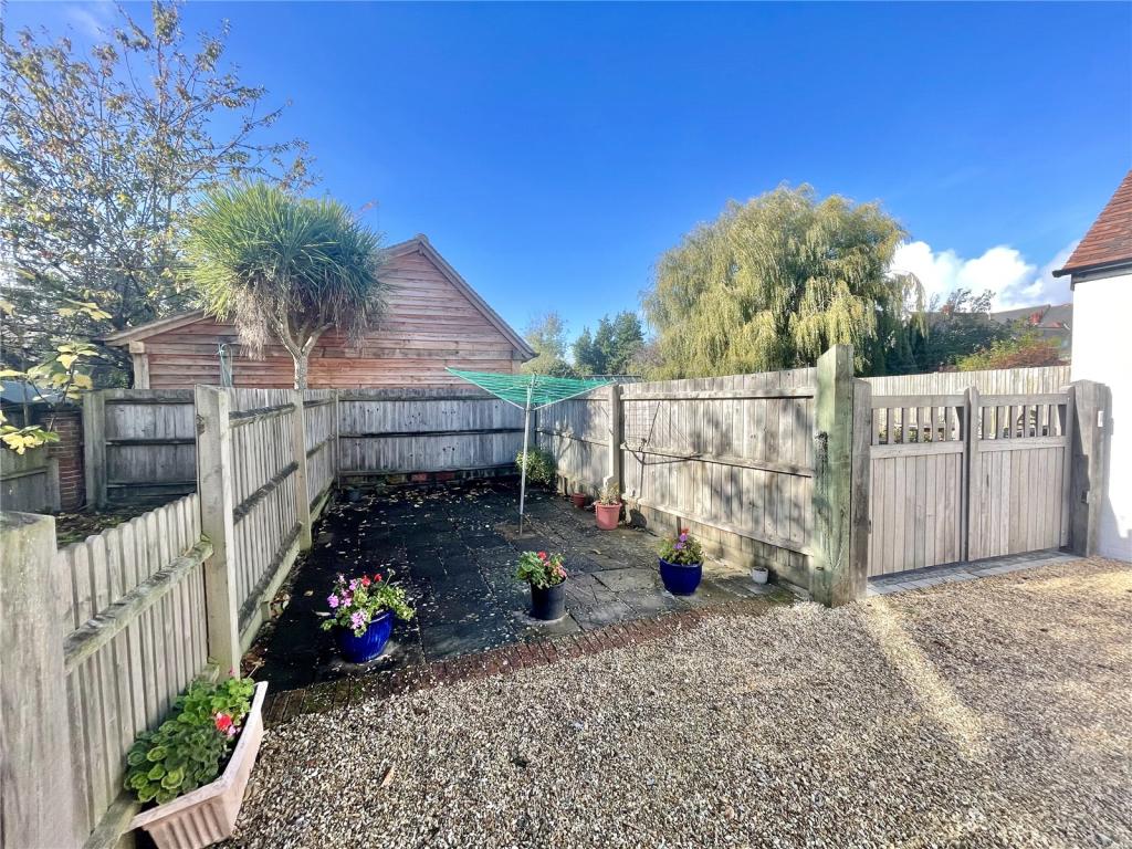 3 bedroom end of terrace house for sale in Belmore Lane, Lymington