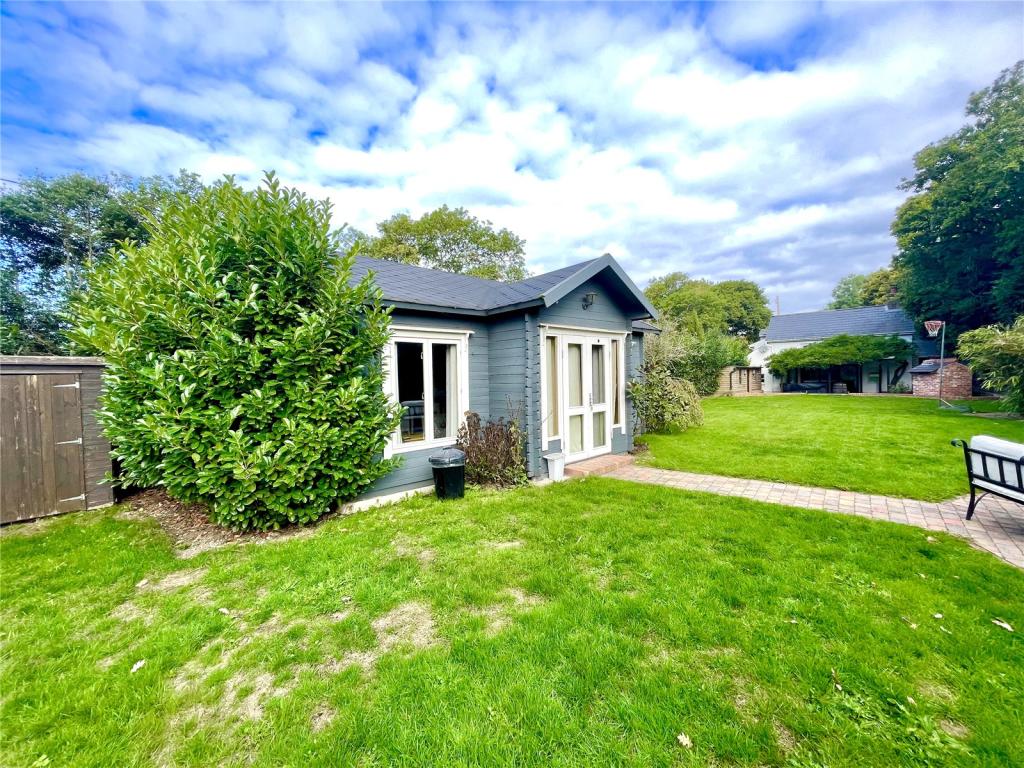 4 bedroom detached house for sale in Pitmore Lane, Pennington