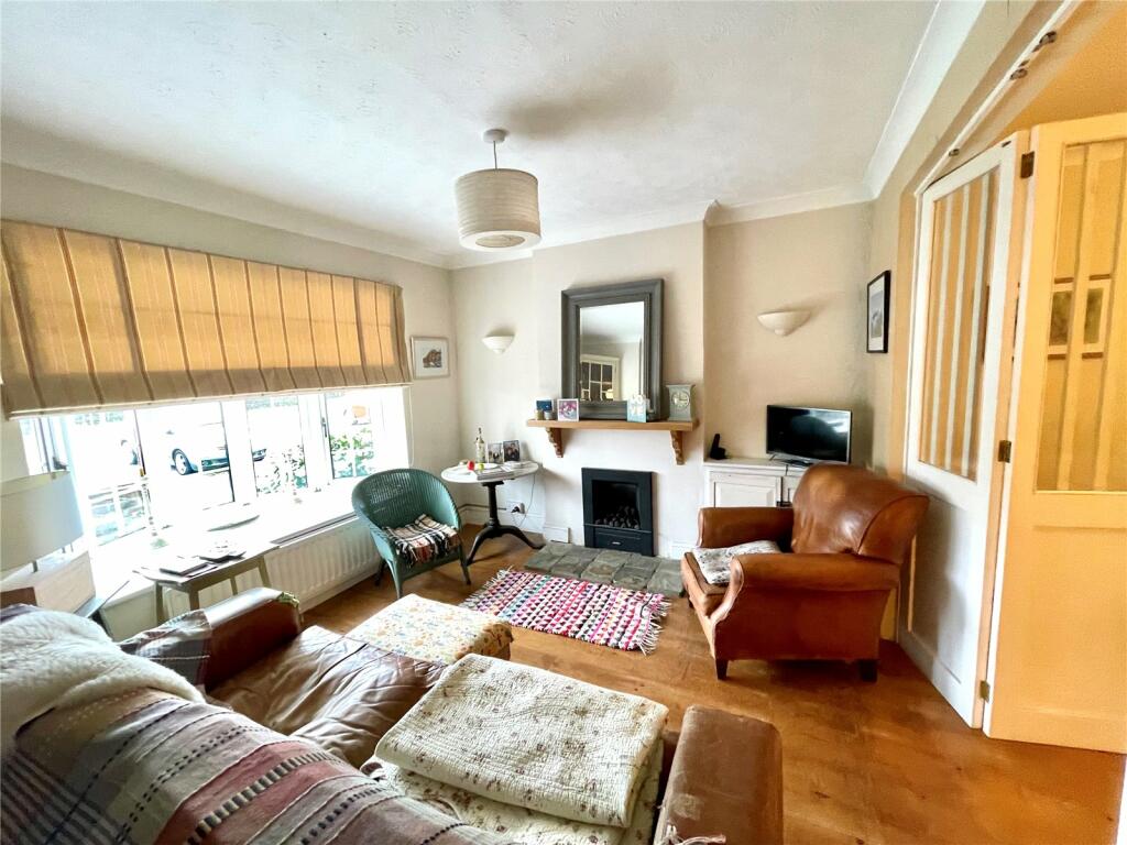 3 bedroom semidetached house for sale in Pilley Green, Pilley