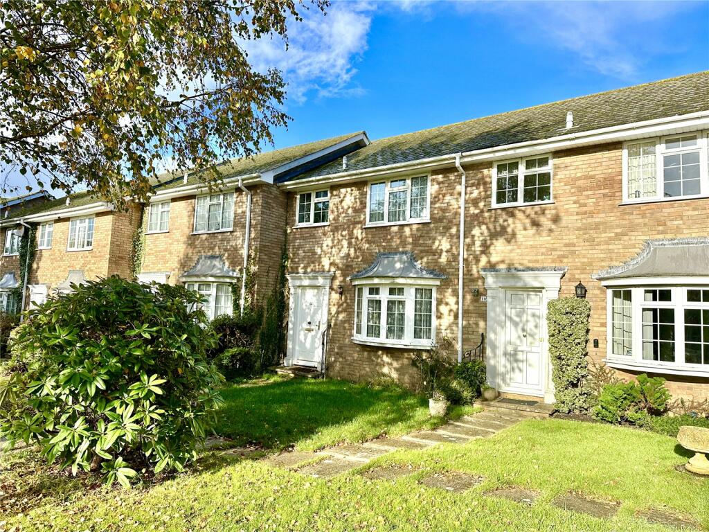 3 bedroom terraced house for sale in Grafton Gardens, Pennington