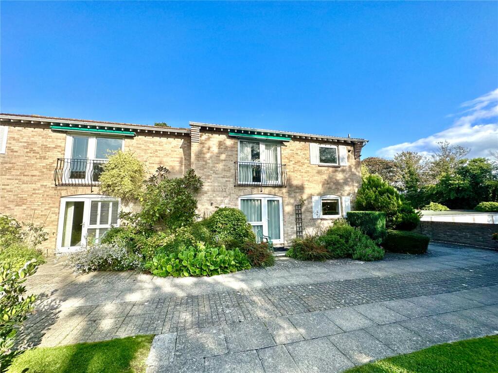2 bedroom apartment for sale in The Cloisters, Belmore Lane, Lymington