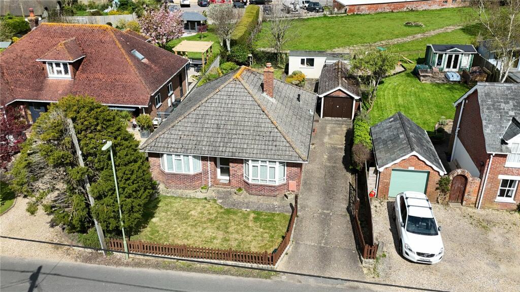 3 bedroom bungalow for sale in Everton Road, Hordle, Lymington