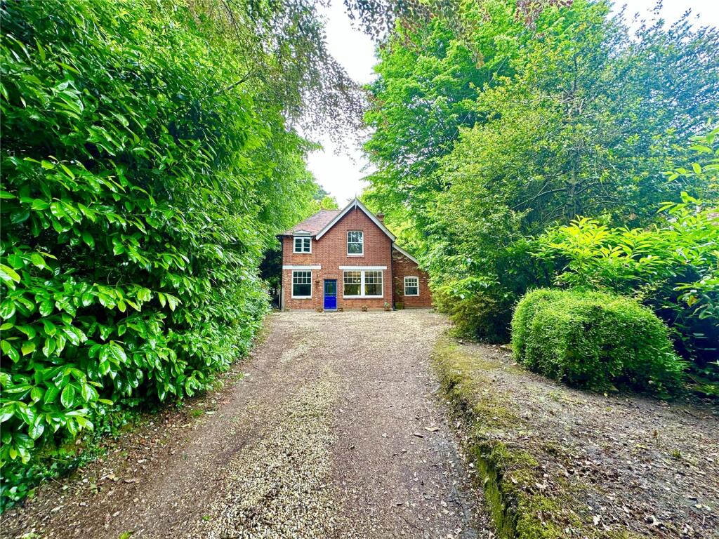 3 bedroom detached house for sale in Lower Sandy Down Lane, Boldre