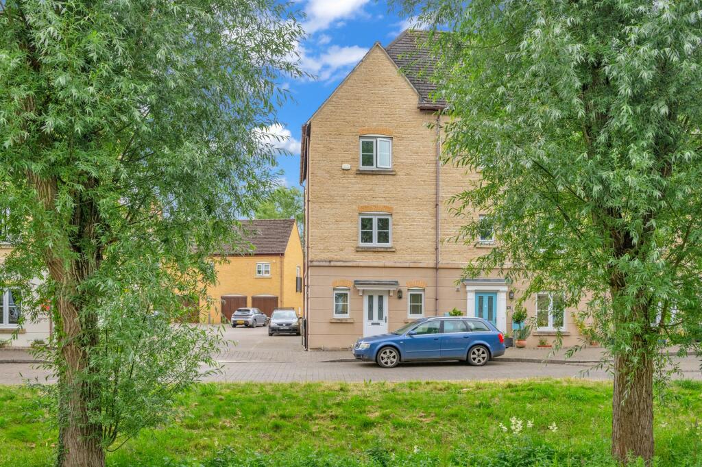 Main image of property: New Bridge Street, Witney, OX28